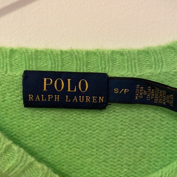 Big sale for jacket, sweaters. All in good condition, cool style - Picture 7 of 13